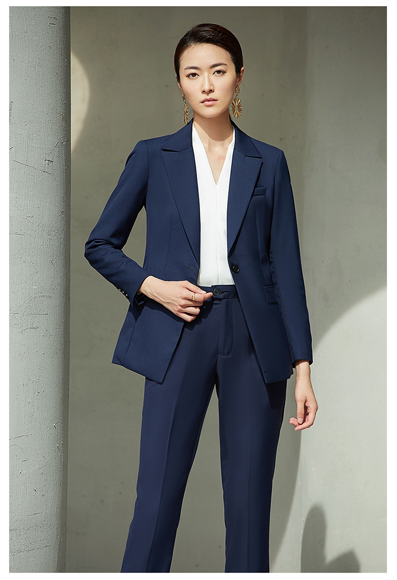 女款藍色職業(yè)西服圖片展示