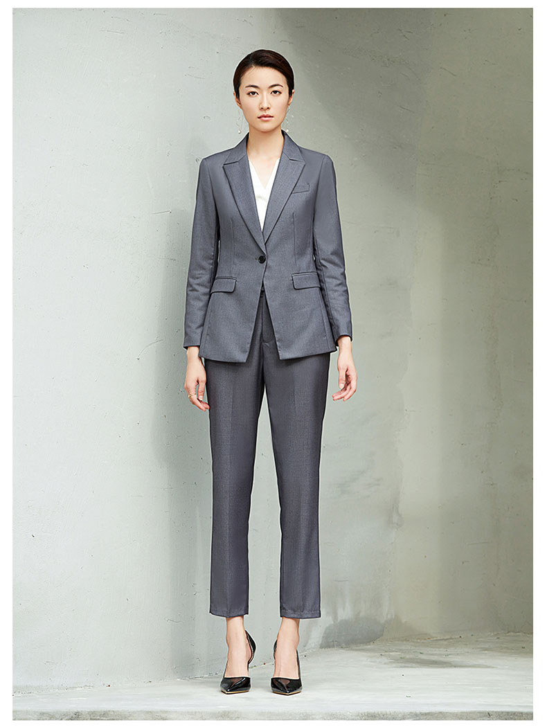 女款灰色一?？畚鞣籽b定制款圖片